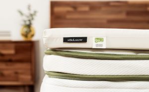 Different types of organic mattress toppers 